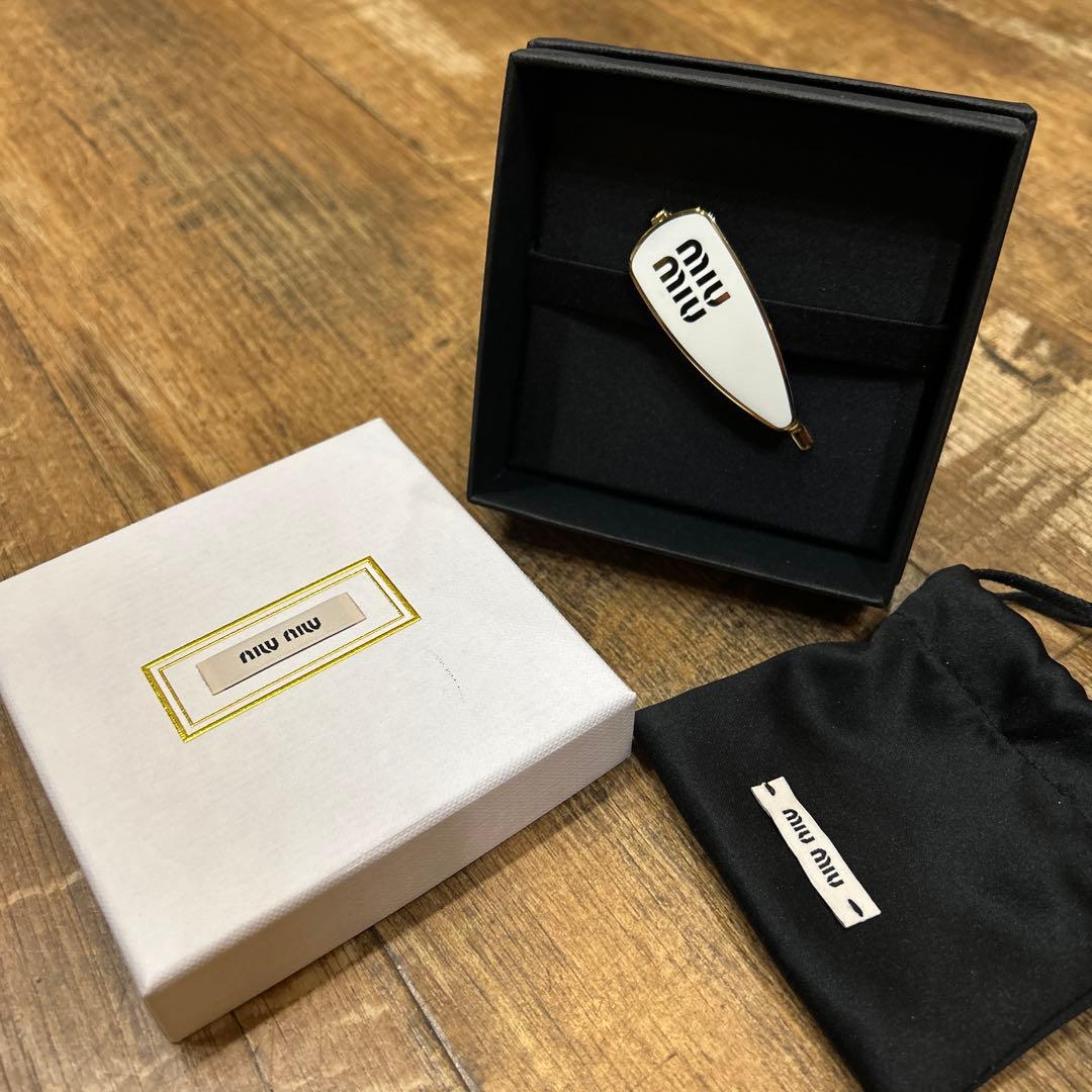 MIU MIU ミュウミュウ エナメルメタル ヘアクリップ ヘアピン