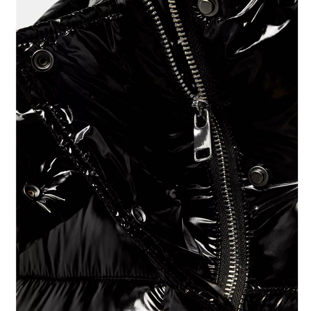 h*様 タグ付き新品★ZARAのシャイニーロングアノラック★Sサイズ★ブラック色