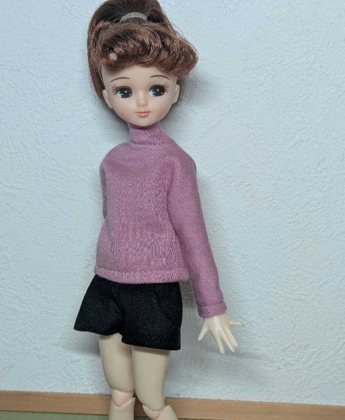 22㌢ドールサイズ服 C380円（タートルネック長袖）