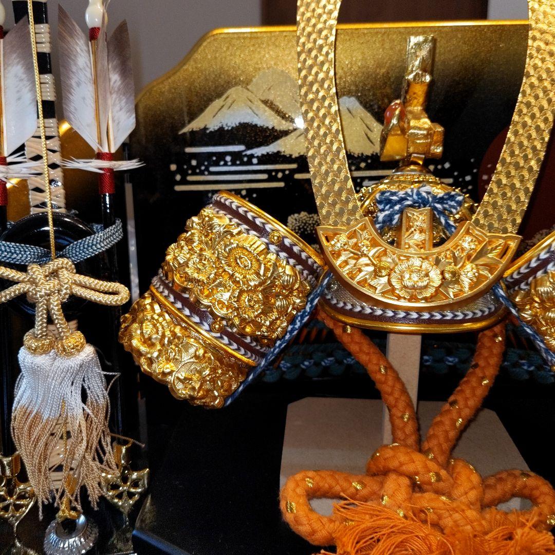 美品　金色の兜飾り 　兜　こどもの日　宝石つき　節句　五月人形