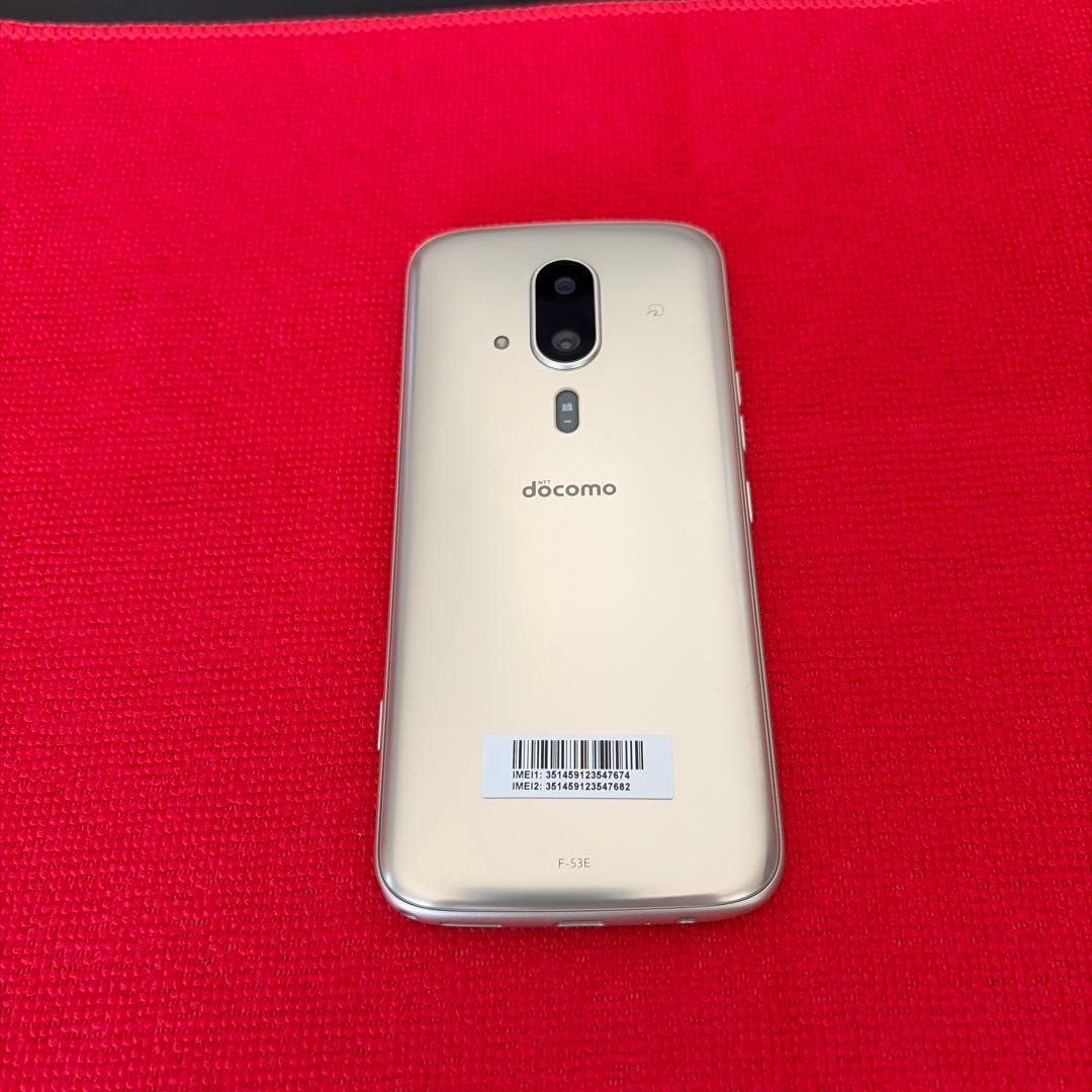 docomo　らくらくスマートフォン　F-53Eゴールド