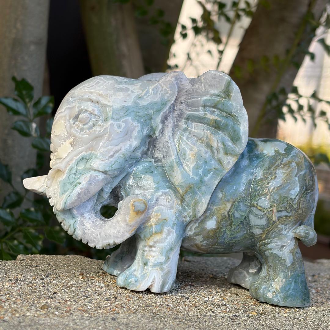 モスアゲート 象の石彫刻置物 リアルな造形