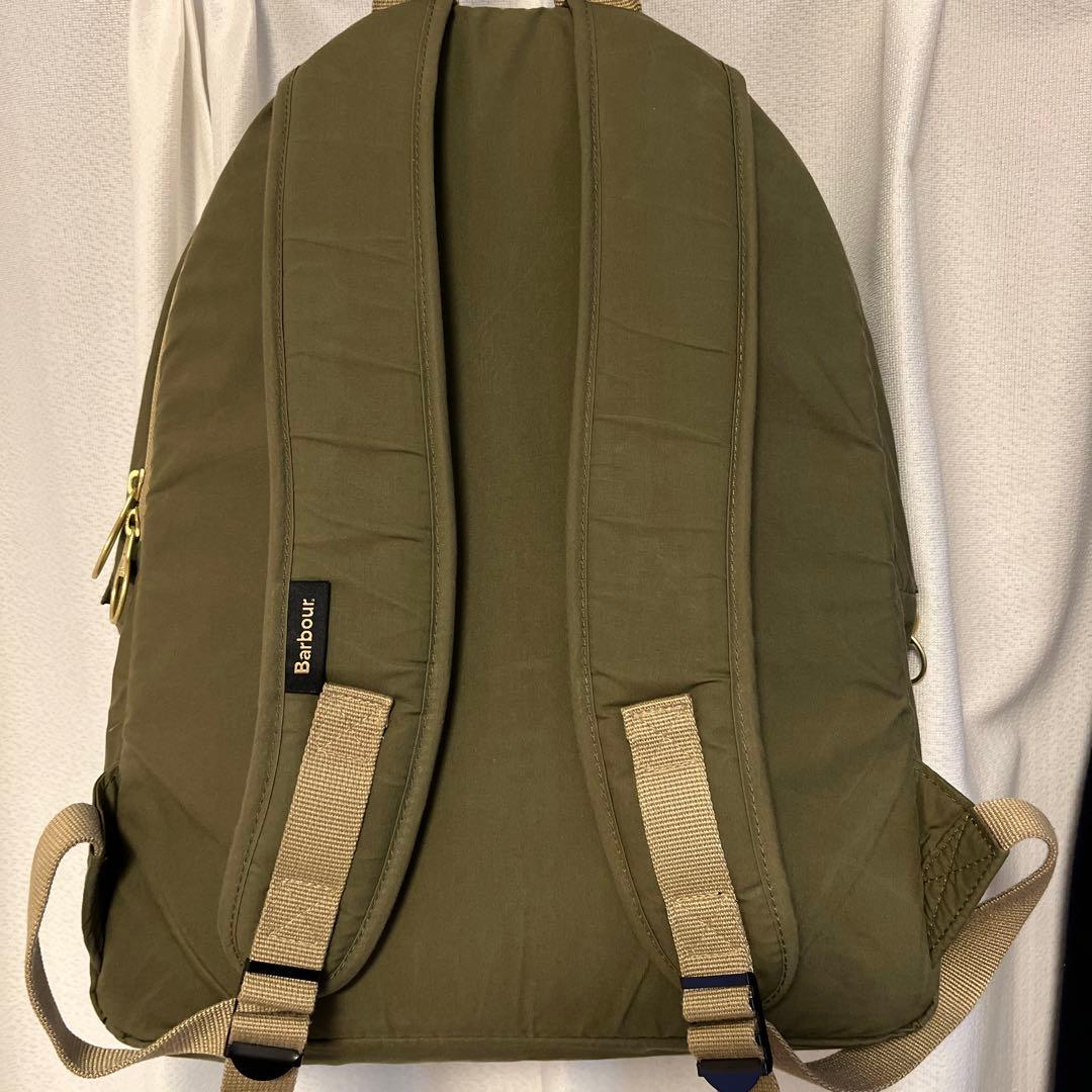 Barbourリュック