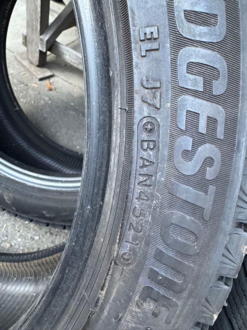 【美品】ブリザック vrx3 225/45R18 スタッドレスタイヤ　4本セット