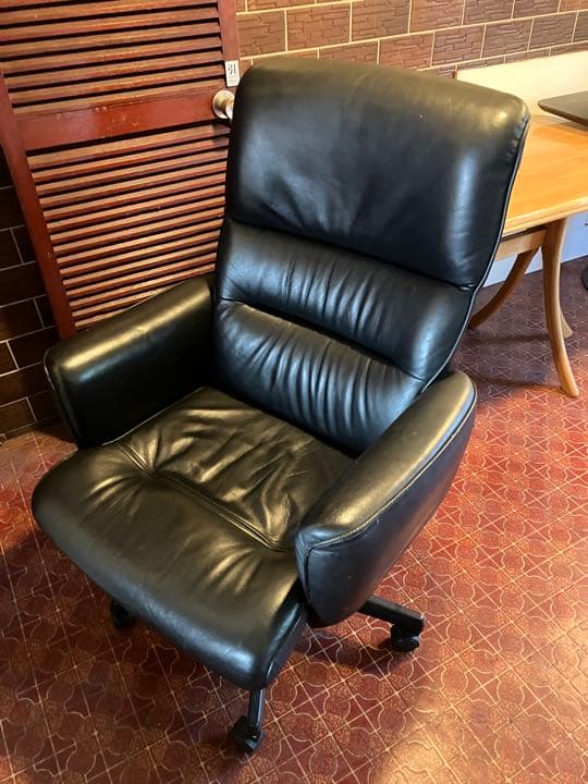 カリモク　レザーデスクチェアー