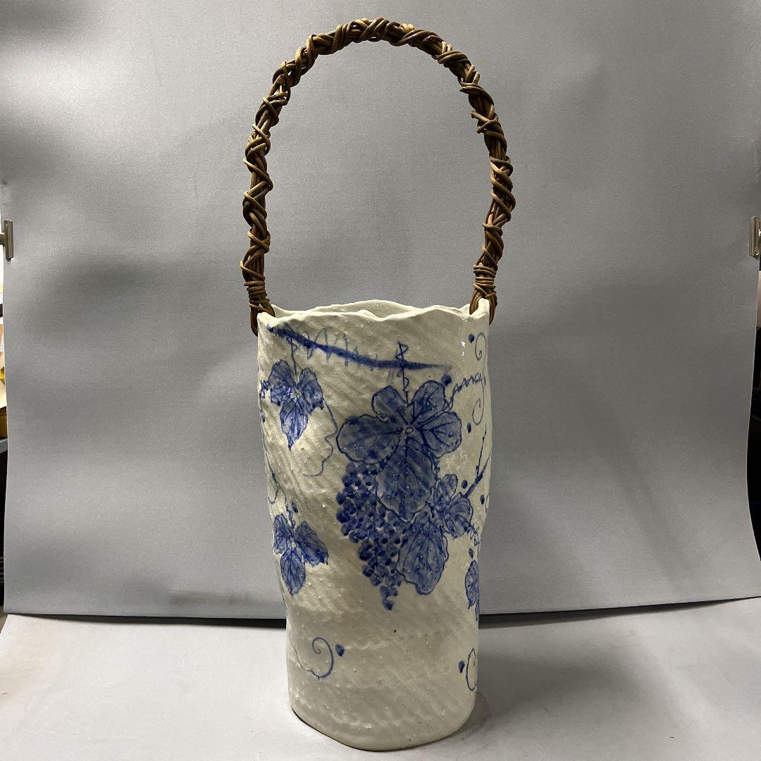 信楽焼つる付き傘立て  壷久郎窯作 高さ４５cm（陶器本体のみでつるは含まない）