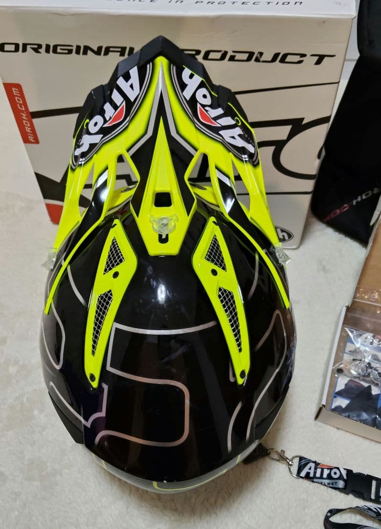 ゴリてやん　Airoh アイロー Aviator オフロードヘルメット