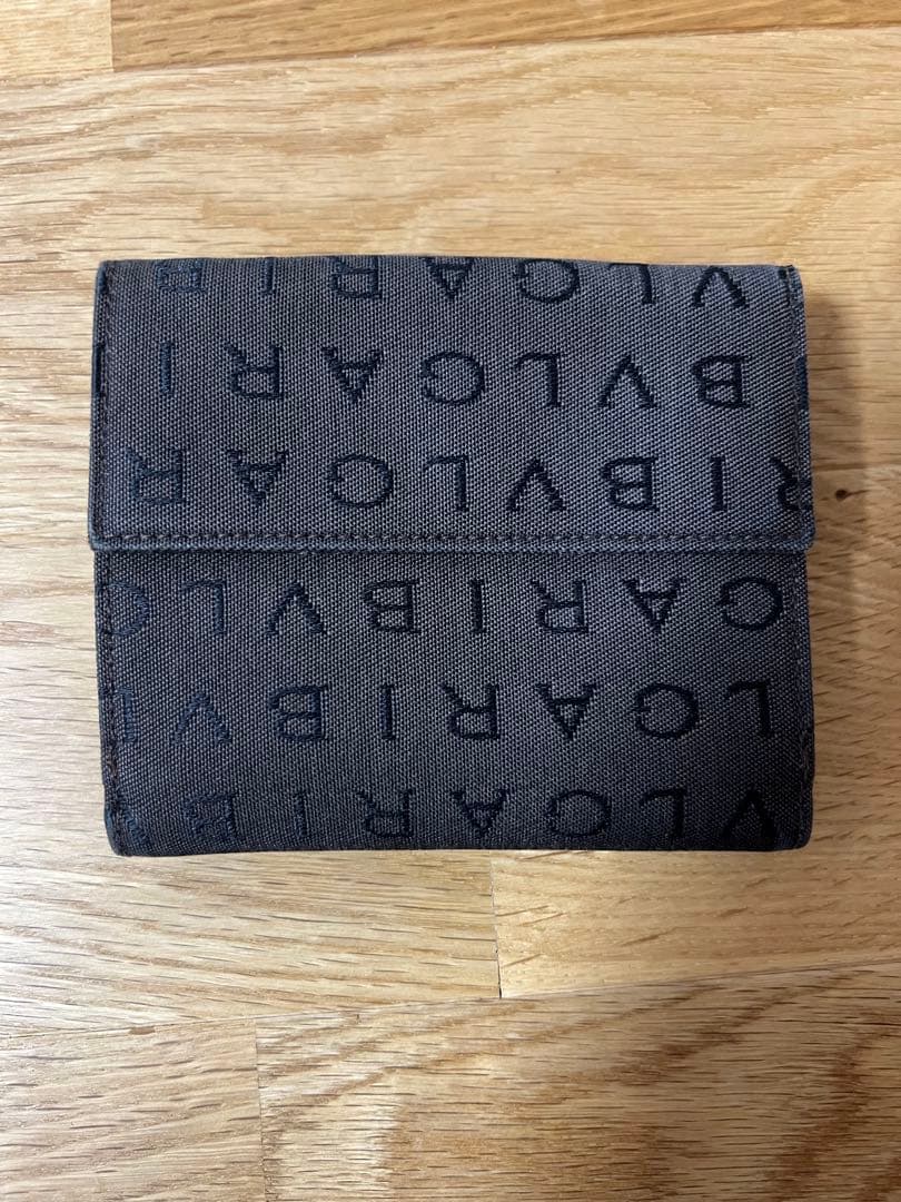 美品 BVLGARI ロゴマニア キャンバス×レザー 二つ折り 財布