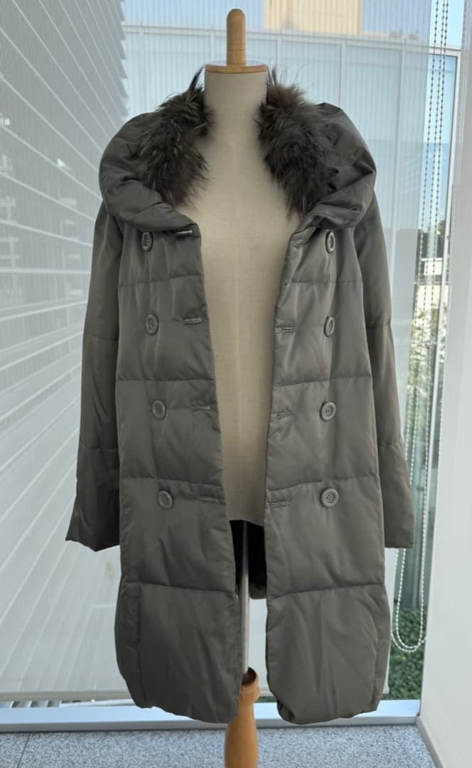 オーキディアのダウンコート／美品