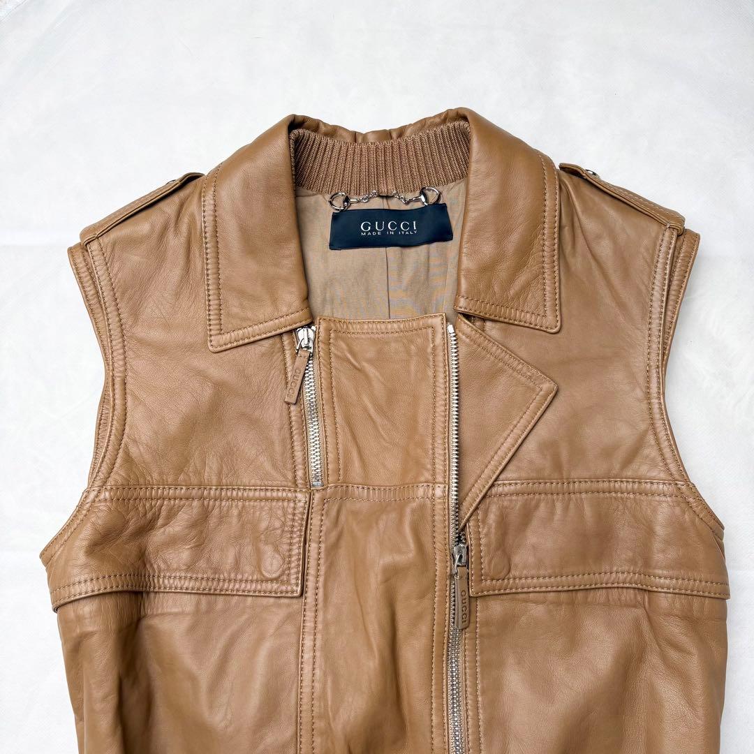 GUCCI ラムレザーベスト 本革 ベルト ロゴ刻印 大きいサイズ42