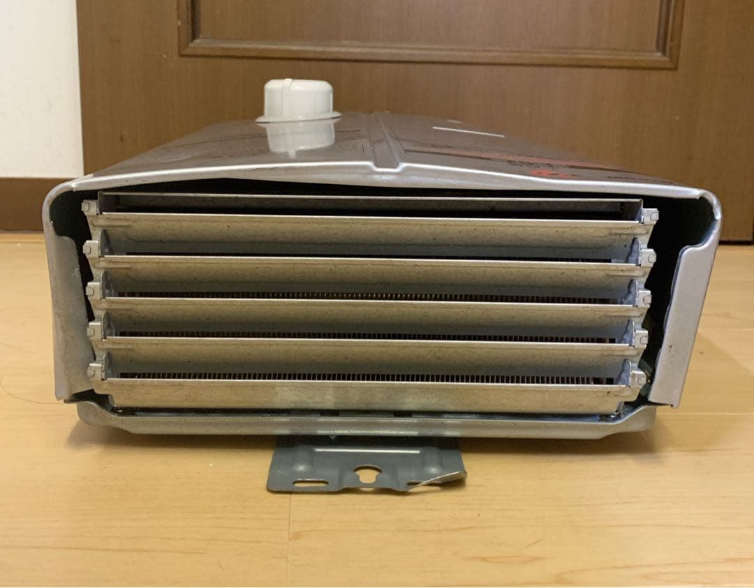 リンナイ 小型湯沸かし器 5号　プロパンガス（LP）RUS-V560（SL）