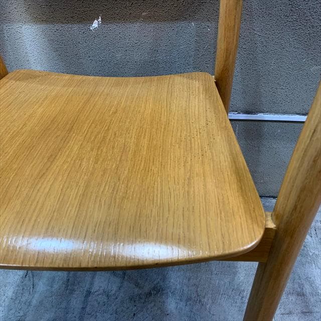 無印良品オーク材ダイニングアームチェア