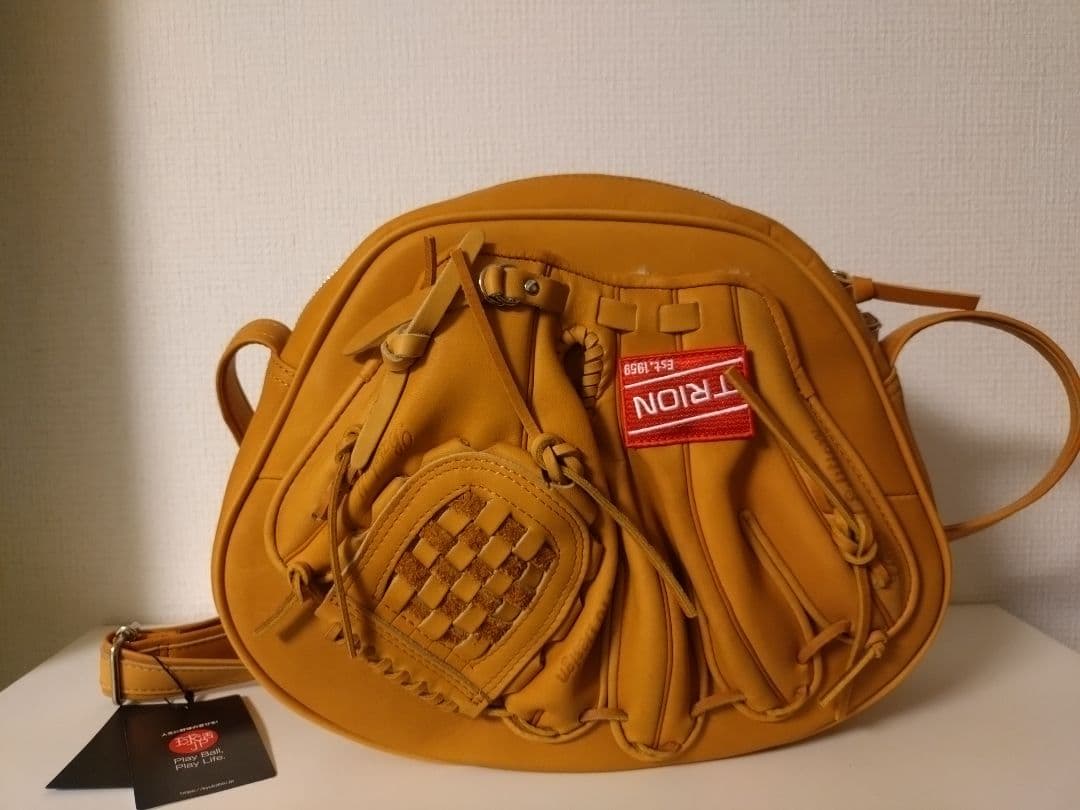 トライオン　ショルダーバック