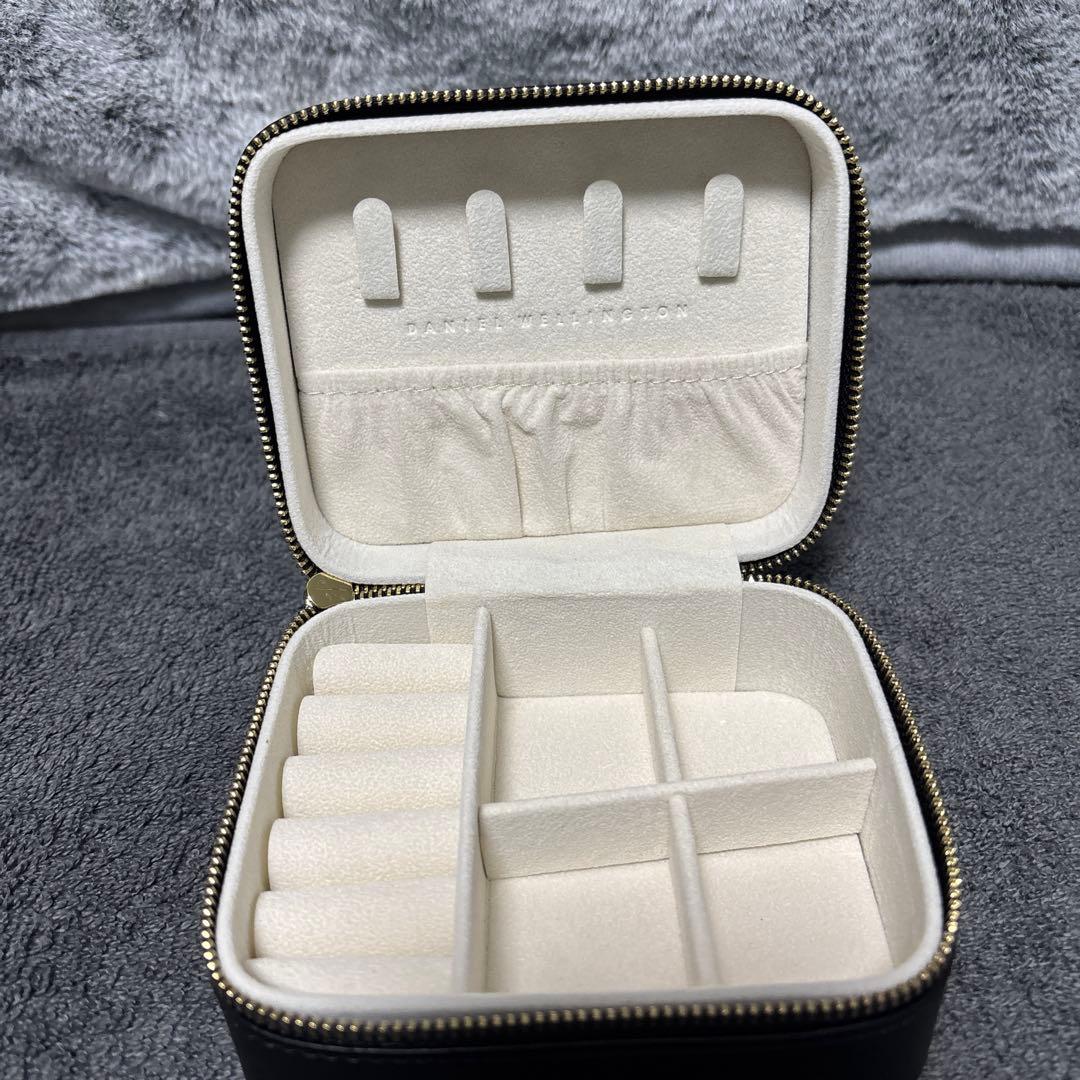 ダニエルウェリントン　腕時計　＋　ジュエリーケース（おまけ）