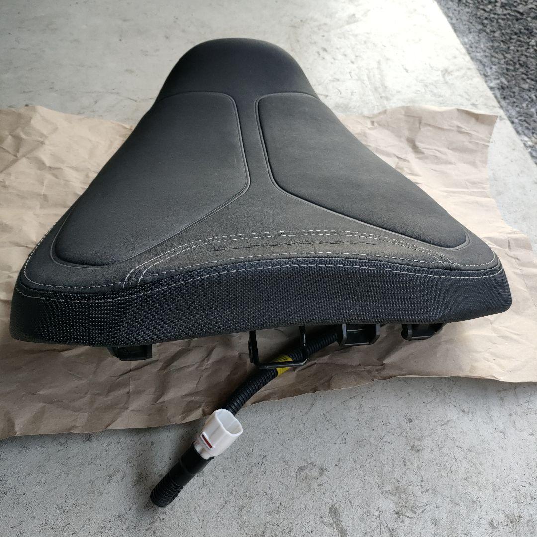 ヤマハトレーサー９GT+（2023年モデル）のコンフォートヒートシート