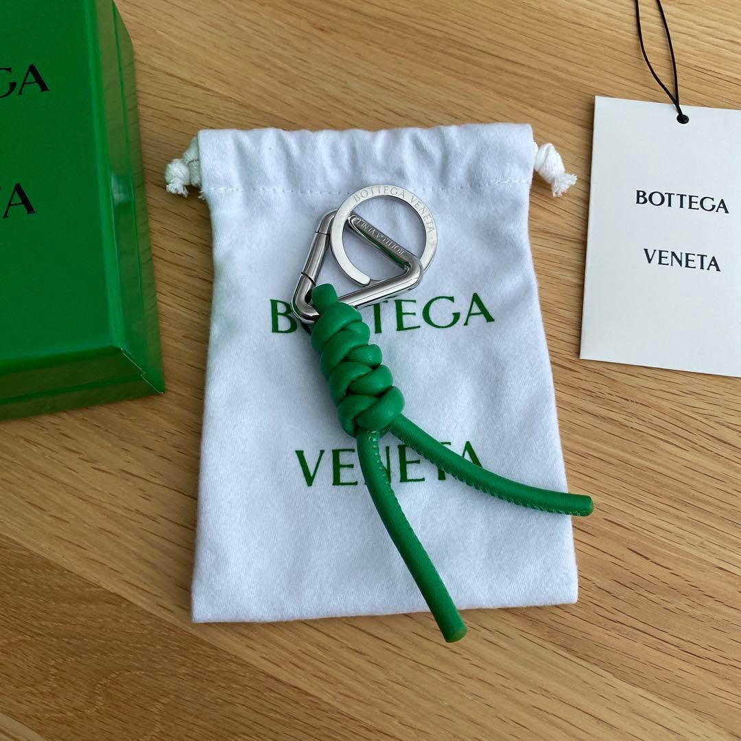 新品未使用 Bottega Veneta トライアングル キーリング パラキート