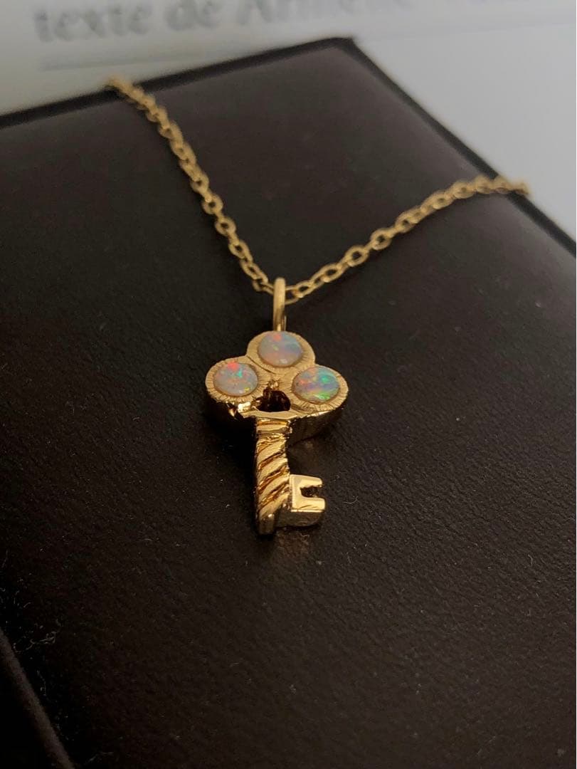 オパール　キーネックレス　トップ