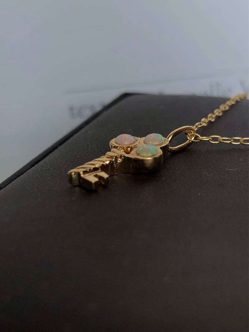 オパール　キーネックレス　トップ