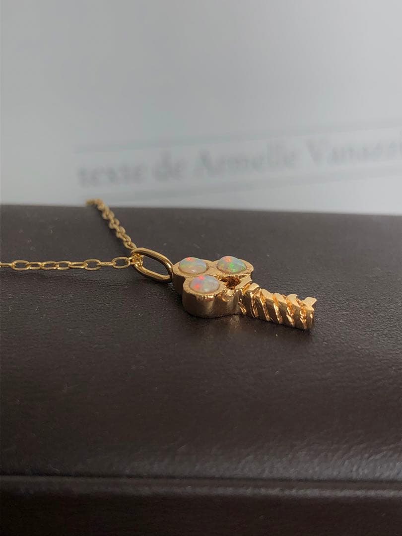 オパール　キーネックレス　トップ