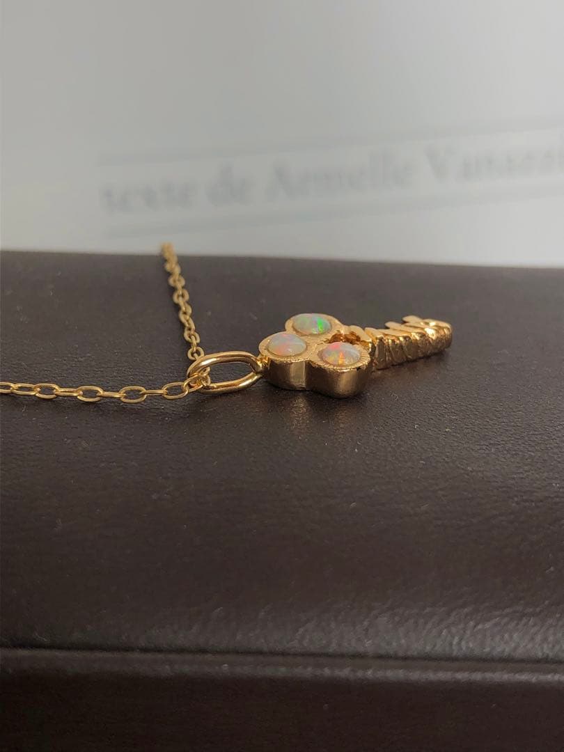 オパール　キーネックレス　トップ