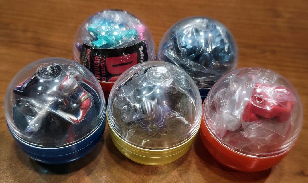 【ウルトラマン】ガチャポン5種　DIGITALGRADE他