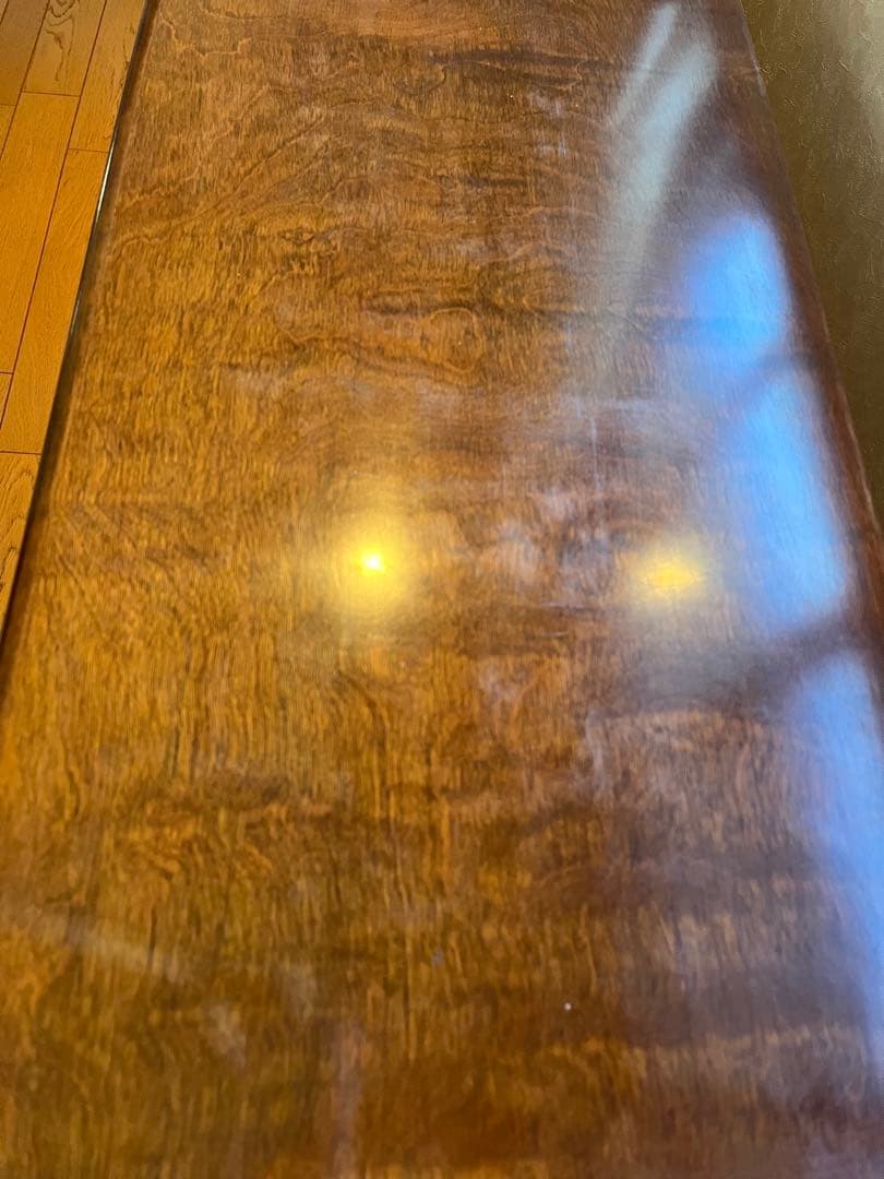 ダークブラウン木製キャビネット ガラス扉付き