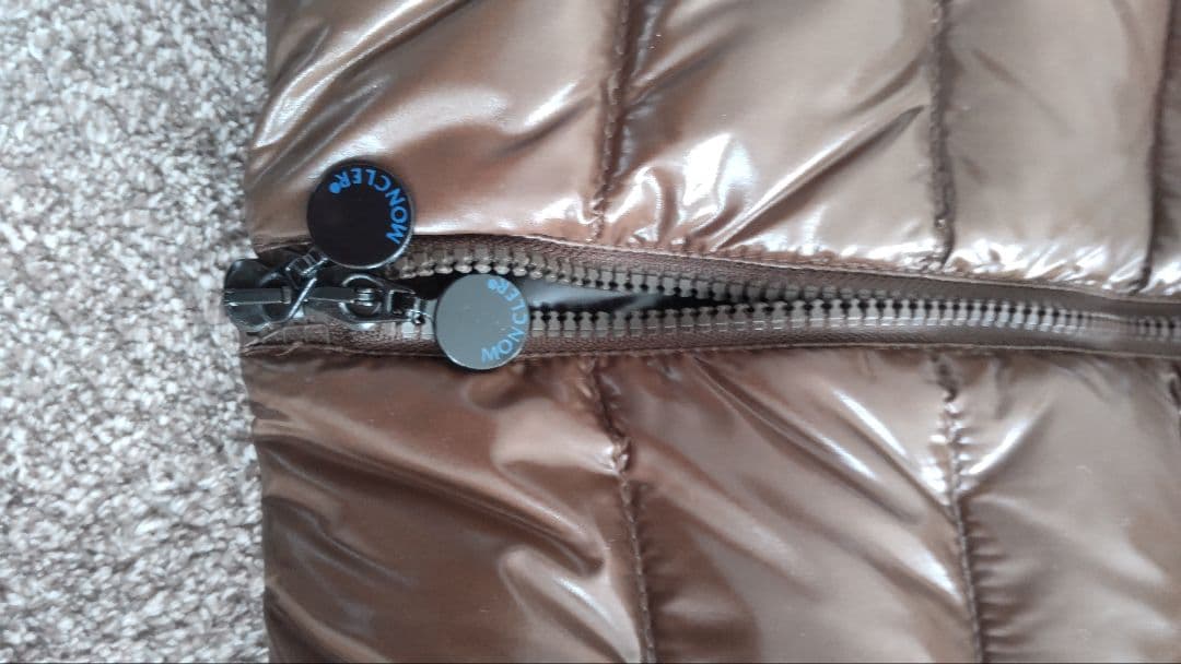 AMI　モンクレール　ダウンベスト　2