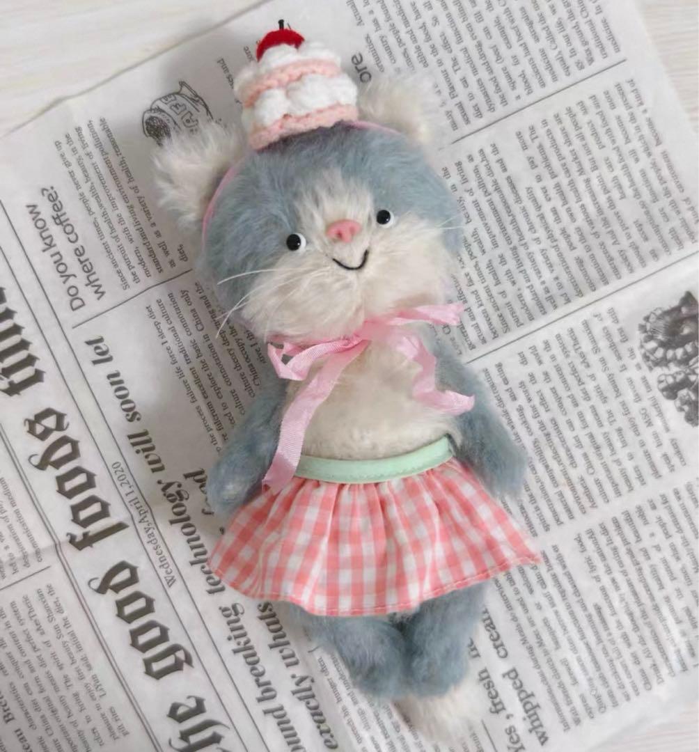 カップケーキと仔猫 アーティストベア 海外作家様 ハンドメイド ぬいぐるみ
