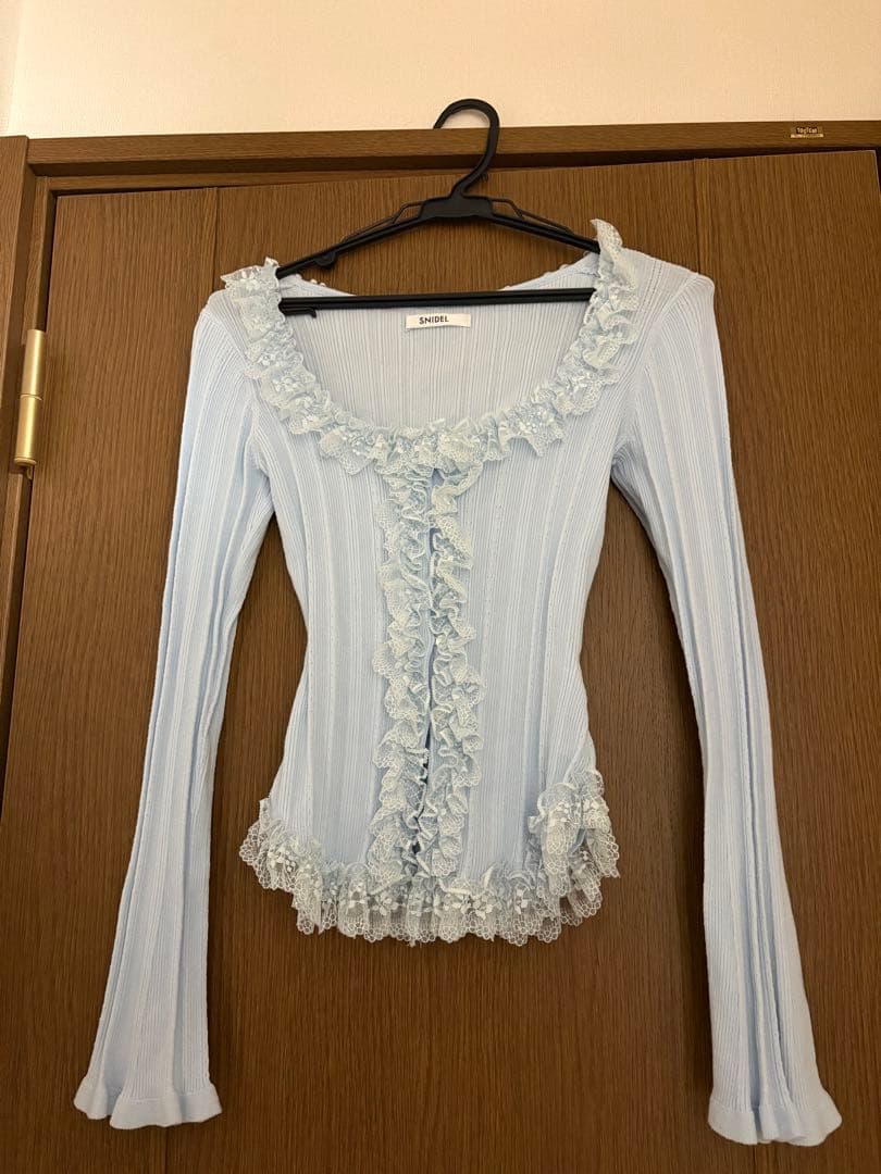 SNIDEL Sustainableフリルニットプルオーバー LBLU