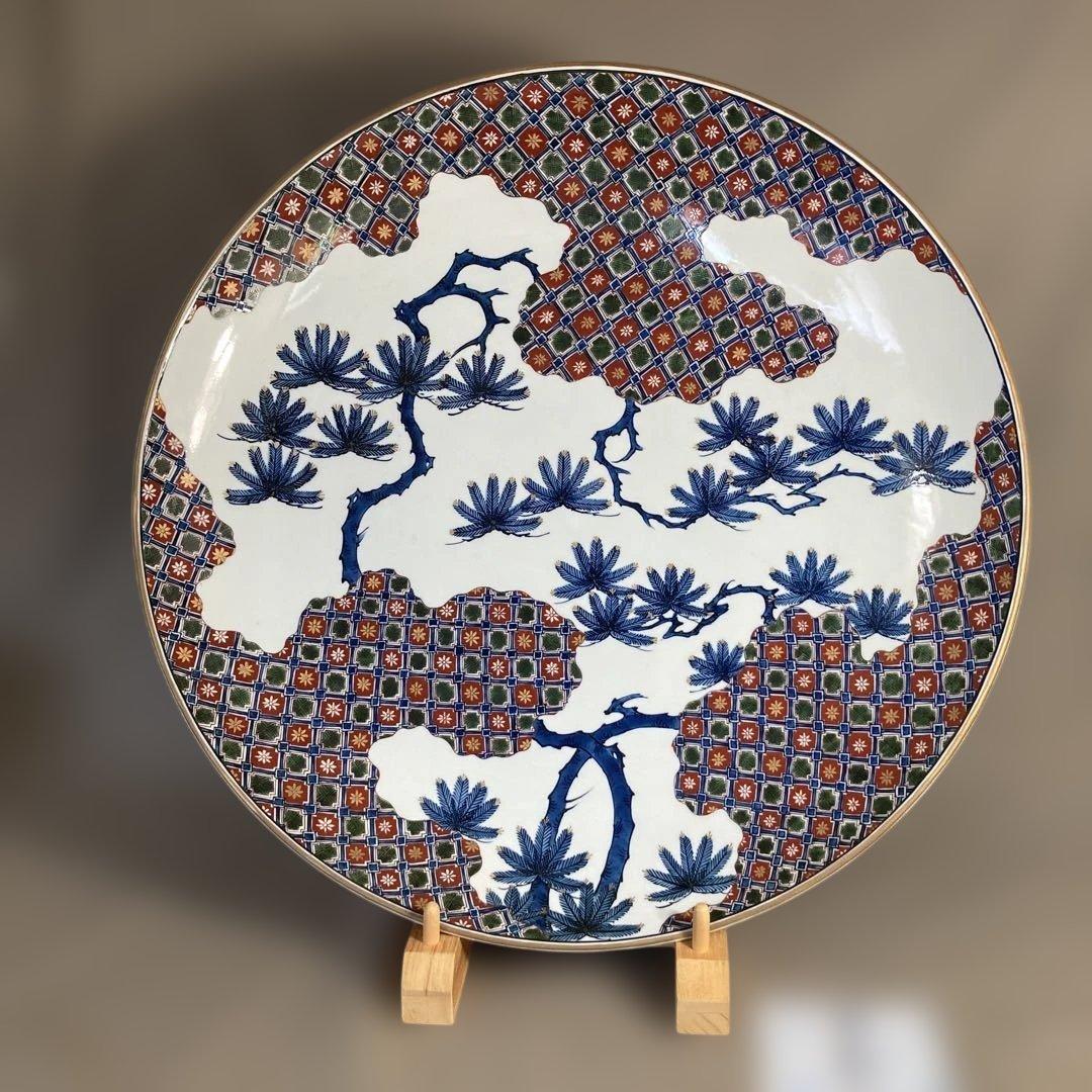 【源右衛門】古伊万里の伝統　日本の名窯　舘林源右衛門作　染錦亀甲松絵　超特大皿