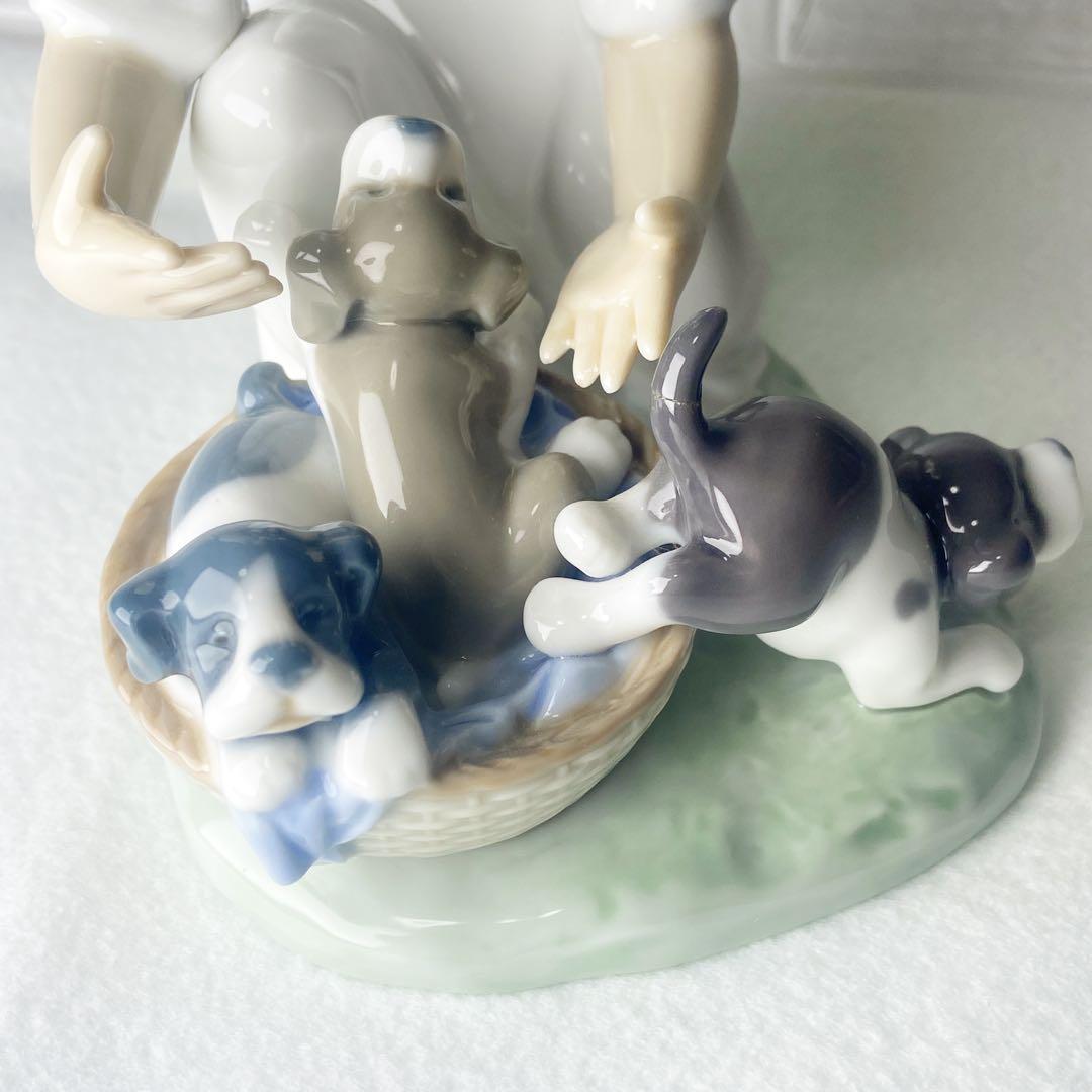 リヤドロ LLADRO こっそりお外へ 仔犬 美品 陶器 フィギュリン 廃盤品
