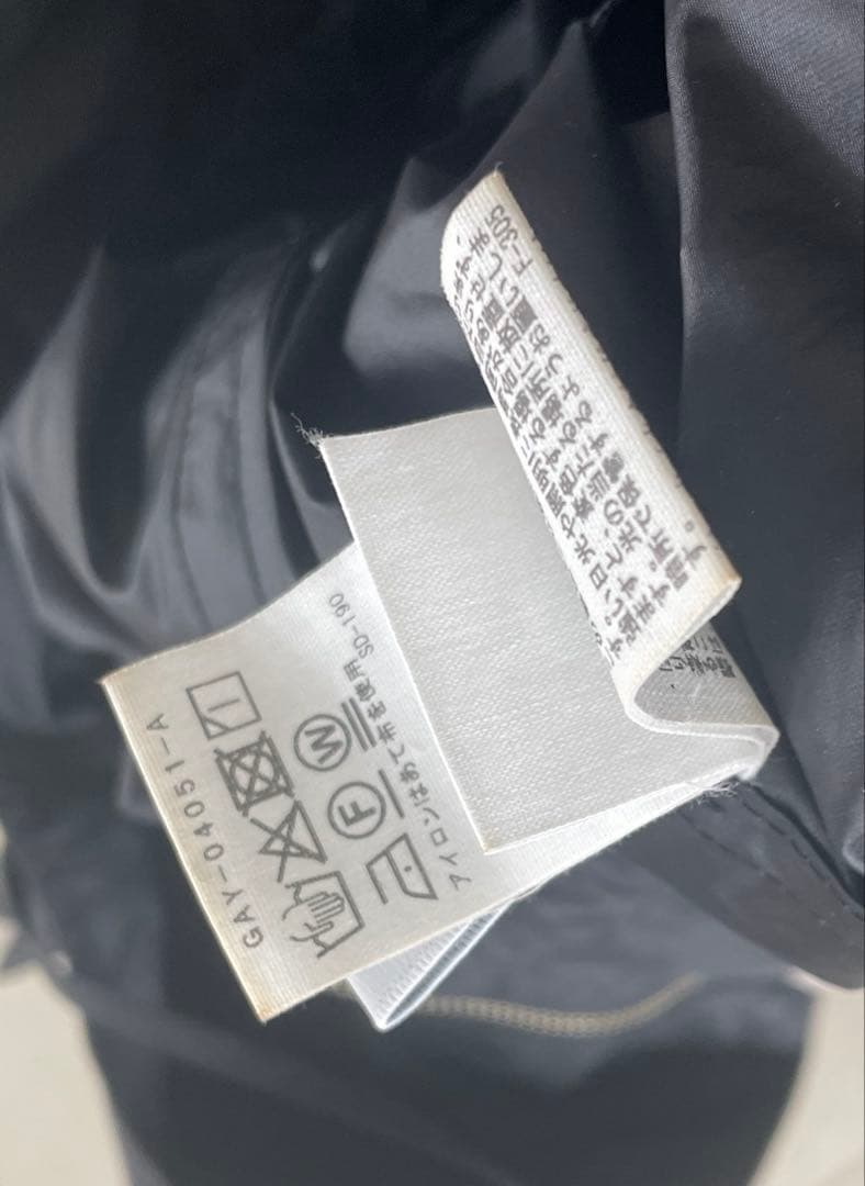 ADAM ET ROPÉ FEMMEシャイニータフタ撥水ロンパース2025