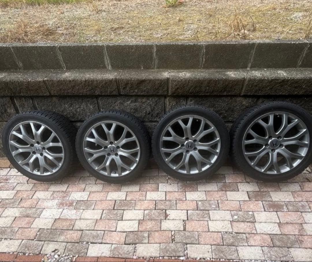 中古スタッドレスタイヤ225/45R18 GOODYEAR ICE NAVI7