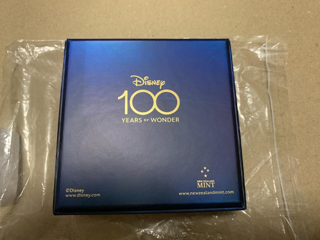 Disney ディズニー 100周年  世界限定250枚 レアアイテム