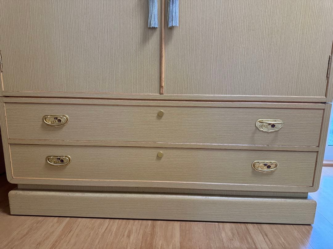 桐箪笥和箪笥着物タンス鍵付き Kimono Chest