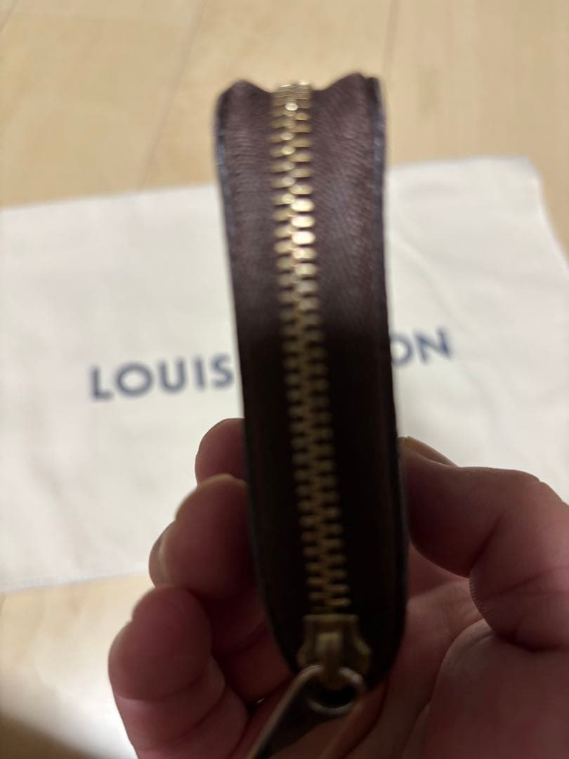 LOUIS VUITTON ルイヴィトンパース　モノグラム小銭入れ！