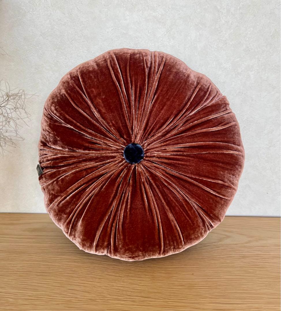 ブランドジュリエ　ベアトリスラヴァル　フランス　クッション　シルク　ブラウン