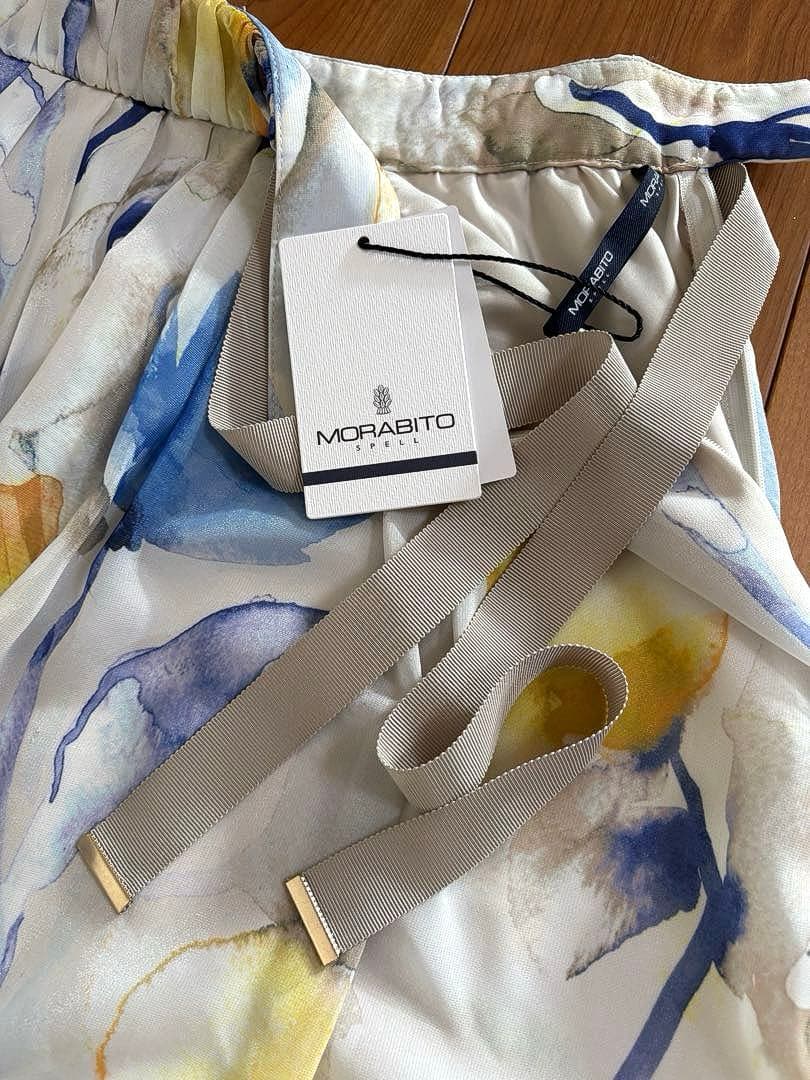 新品モラビトスペル　カタログ掲載リュクスな花柄スカート　サイズ３８¥64900