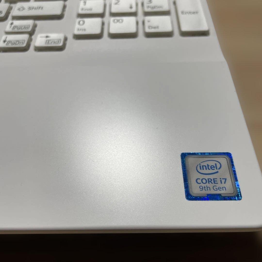 LIFEBOOK AH77/D3 9世代i7