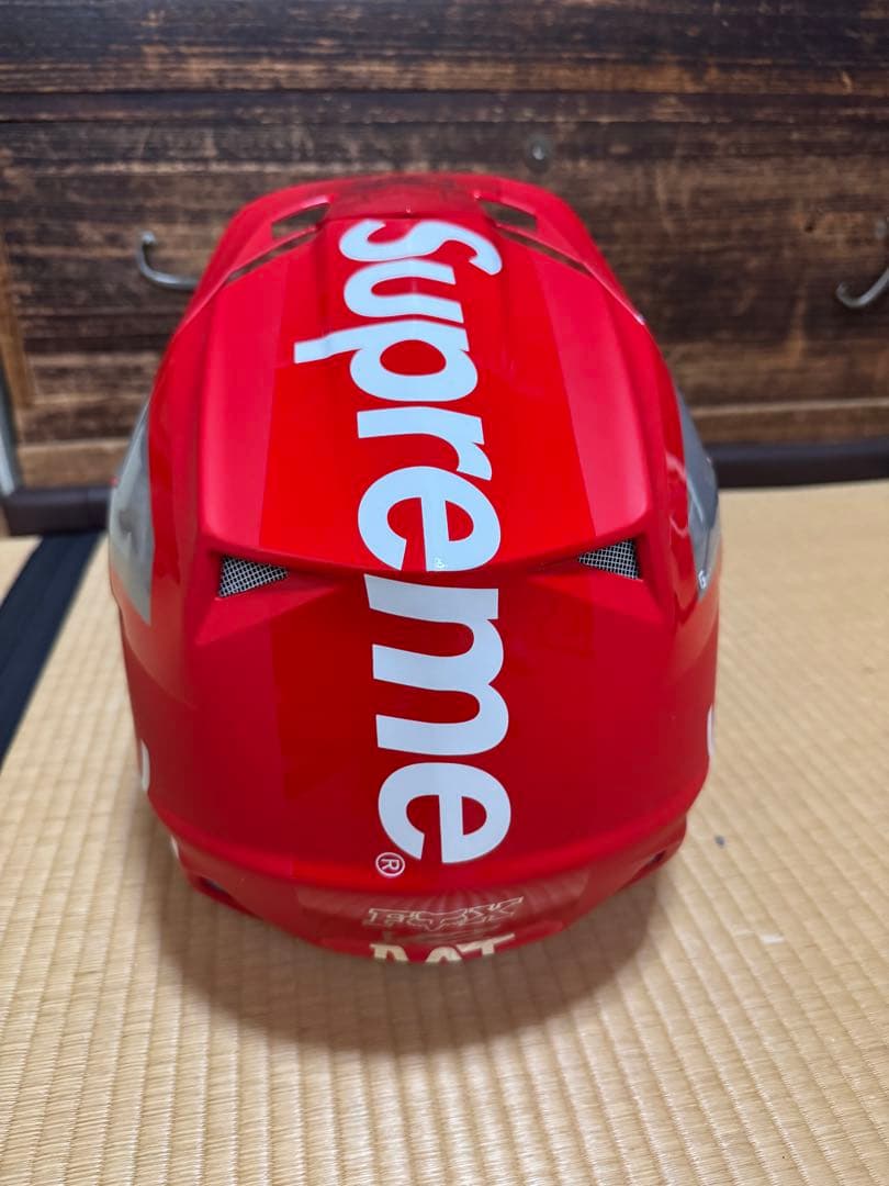 O*f様 Supreme Fox racing ヘルメット