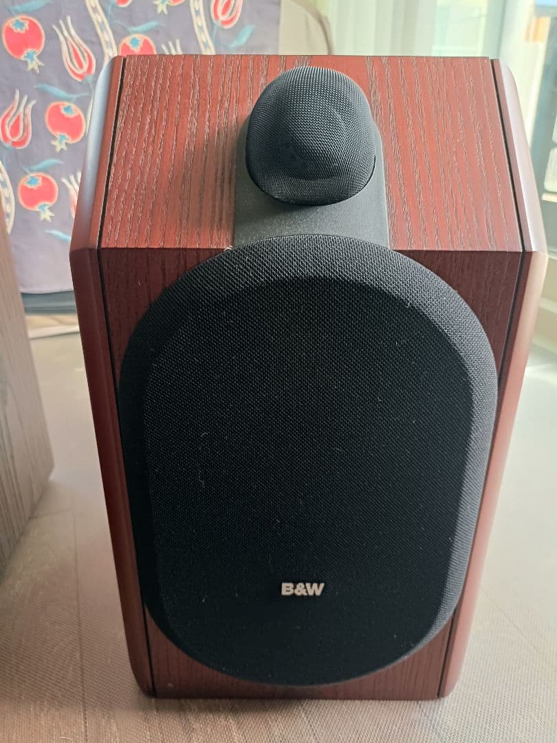 B&Wのブックシェルフ型スピーカーCDM1