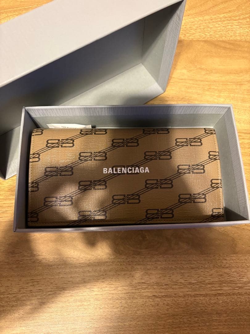 BALENCIAGA ロゴプリント 長財布 ベージュ