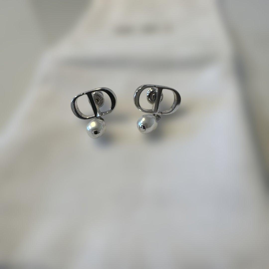 【未使用】Dior パール付きピアス　Petit CD ピアス　ディオール