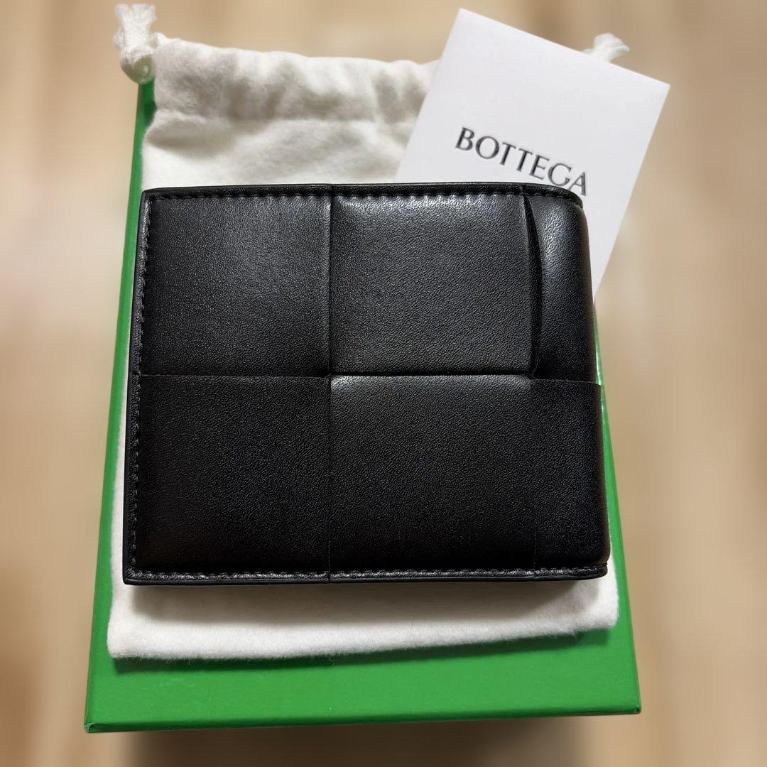 新品級 ボッテガヴェネタ カセット パース付き二つ折り ブラック