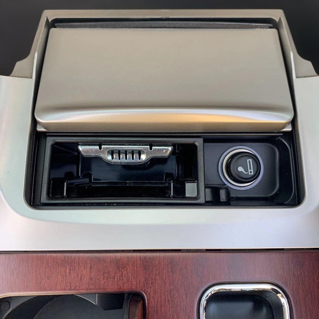 トヨタ　クラウンマジェスタ　200系　純正インパネセット　送料込み　中古品