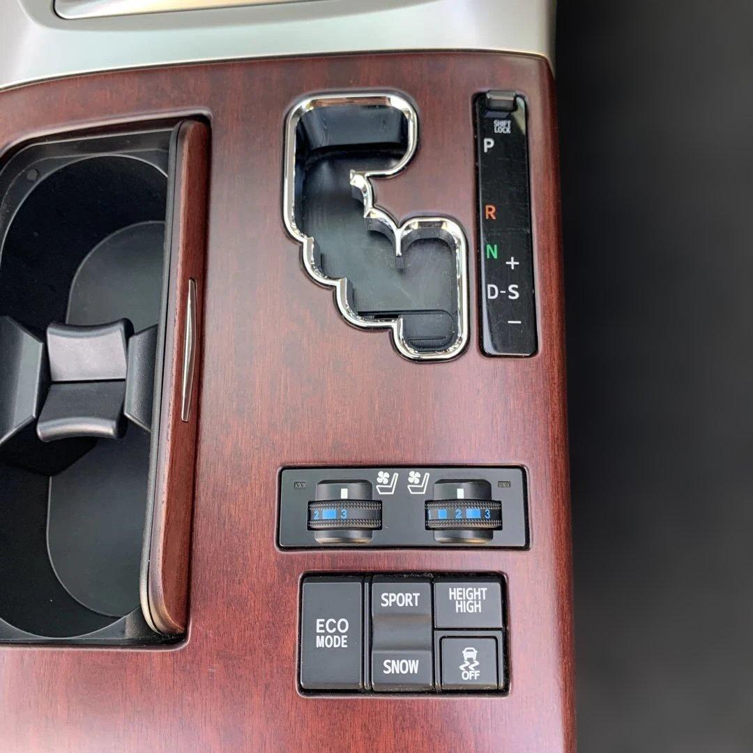 トヨタ　クラウンマジェスタ　200系　純正インパネセット　送料込み　中古品