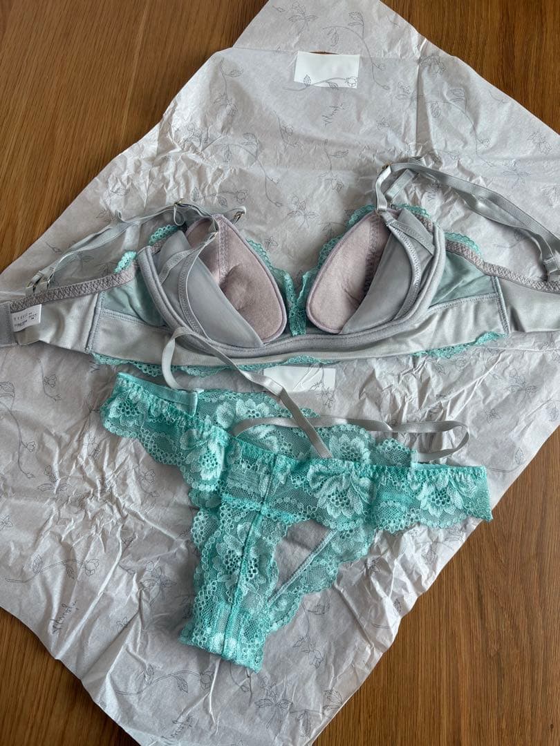 YVESJUブラジャーショーツセット