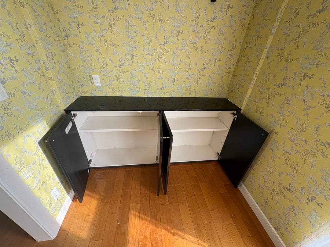 展示場　黒い木製キャビネット TOSTEM 引き取り限定❗️