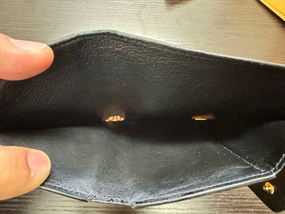 ノ*エ様 ルイヴィトン ポルトフォイユ・ヴィクトリーヌ M64060(黒 三つ折