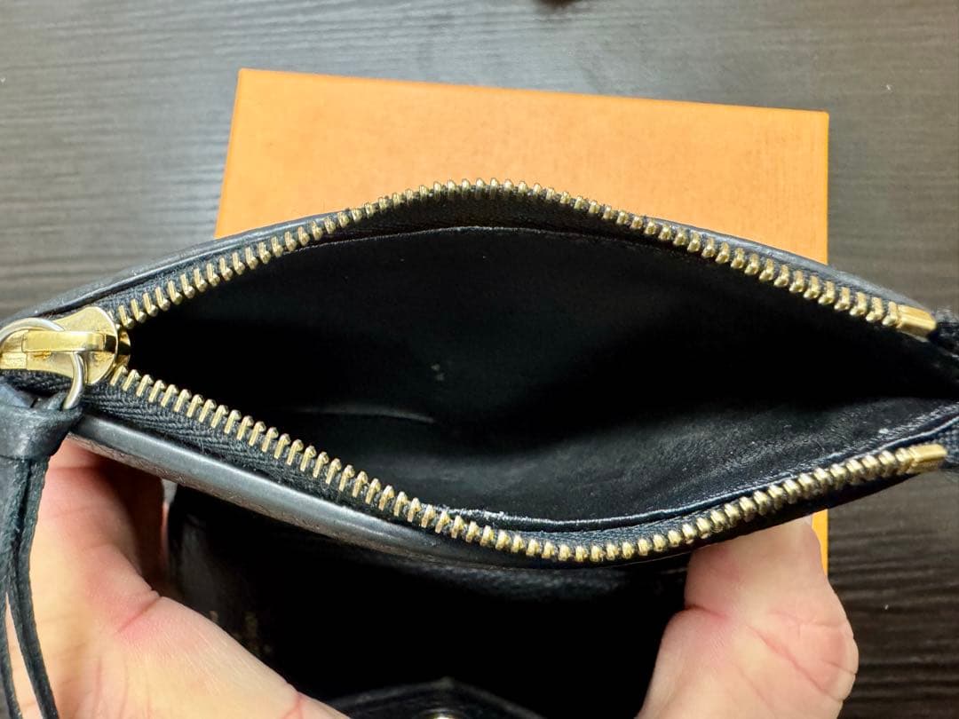 ノ*エ様 ルイヴィトン ポルトフォイユ・ヴィクトリーヌ M64060(黒 三つ折